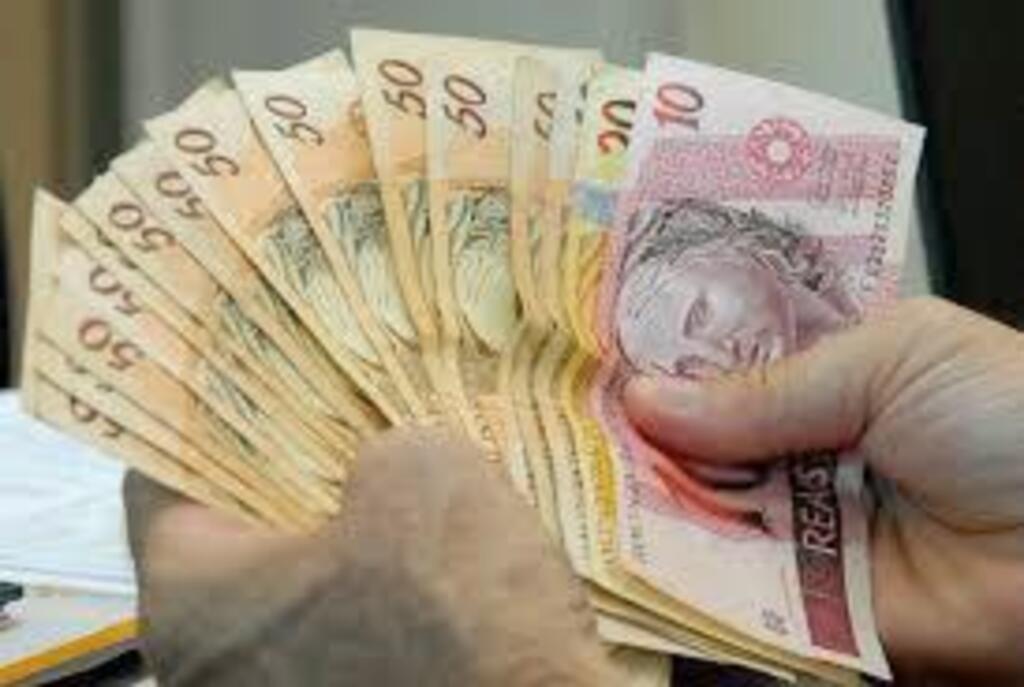 ADMINISTRAÇÃO MUNICIPAL PAGA O 13º SALÁRIO AO FUNCIONALISMO