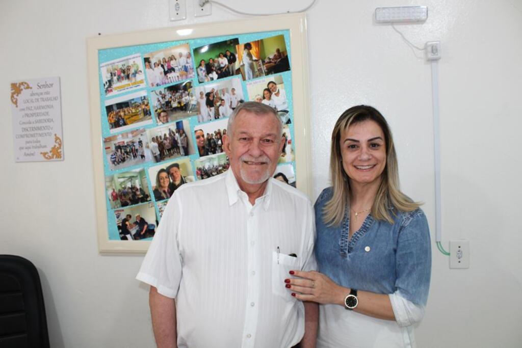 SECRETARIA MUNICIPAL DE  SAÚDE RECEBE MÉDICO PARA ATENDER NO ESF CENTRAL