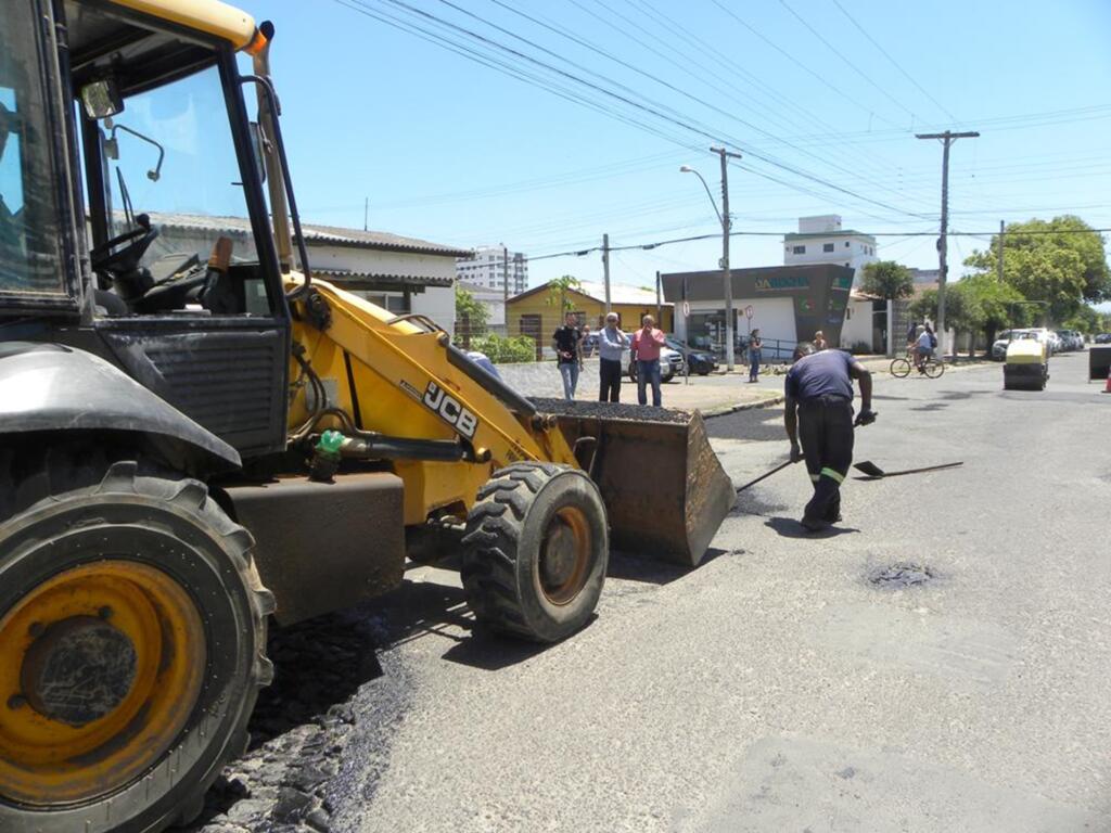 PREFEITURA COMEÇA A OPERAÇÃO TAPA-BURACOS