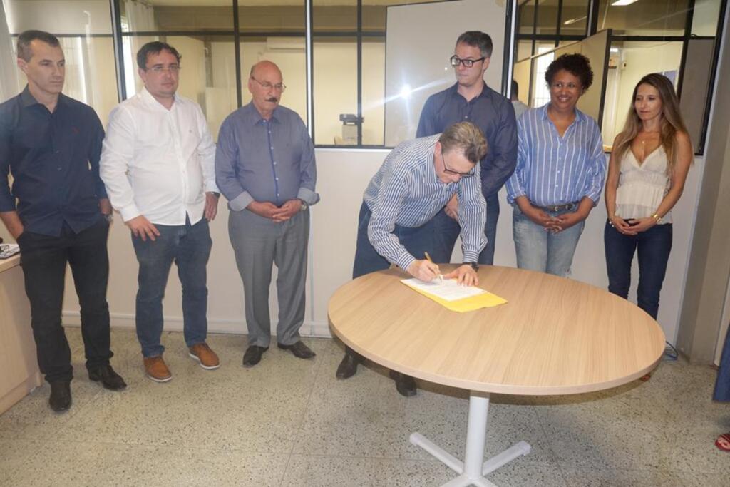 INSTITUTO MARIA SCHMITT ASSUME OFICIALMENTE  O HOSPITAL REGIONAL DE ARARANGUÁ