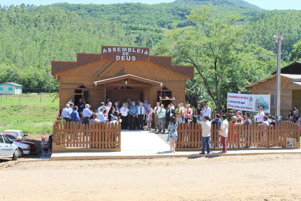ASSEMBLEIA DE DEUS INAUGURA NOVA IGREJA EM VILA ROSA