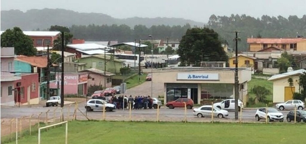  - De acordo com testemunhas, 30 pessoas estariam na agência durante a ação dos bandidos. Foto: Arquivo Pessoal