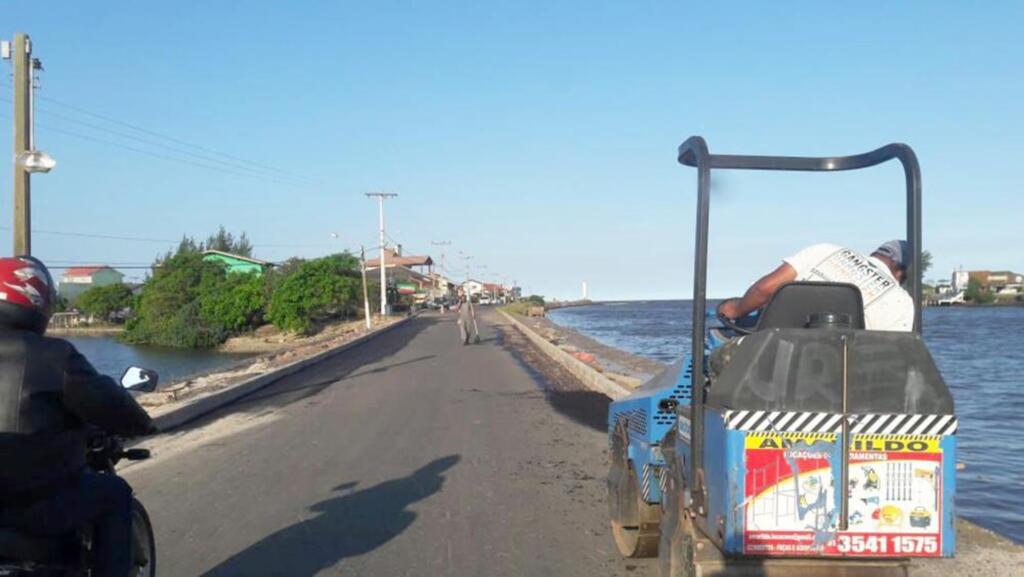 CONTENÇÃO DAS MARGENS DO RIO MAMPITUBA SEGUE EM RITMO ACELERADO