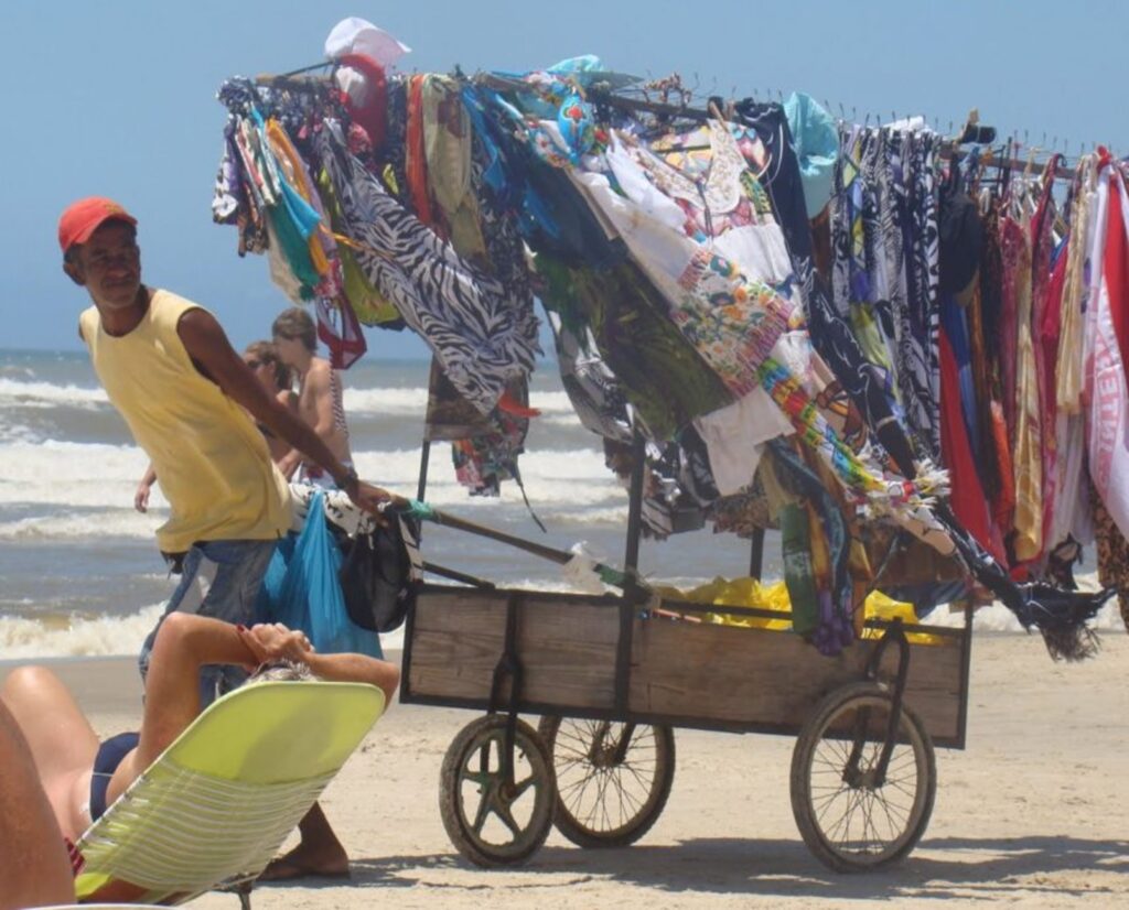 PREFEITURA ABRE INSCRIÇÕES PARA AMBULANTES À BEIRA-MAR
