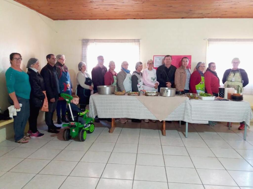 TERCEIRA IDADE DE SÃO JOÃO DO SUL RECEBE CURSO DE ALIMENTAÇÃO SAUDÁVEL