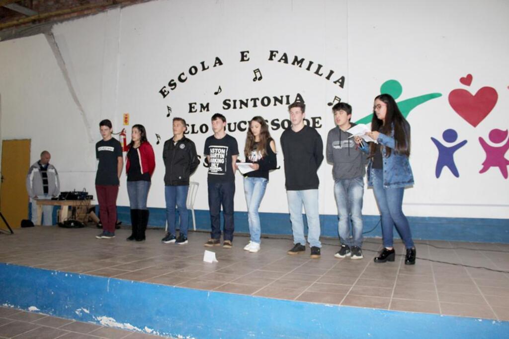 DIA DA FAMÍLIA NA ESCOLA É  CELEBRADO EM SÃO JOÃO DO SUL