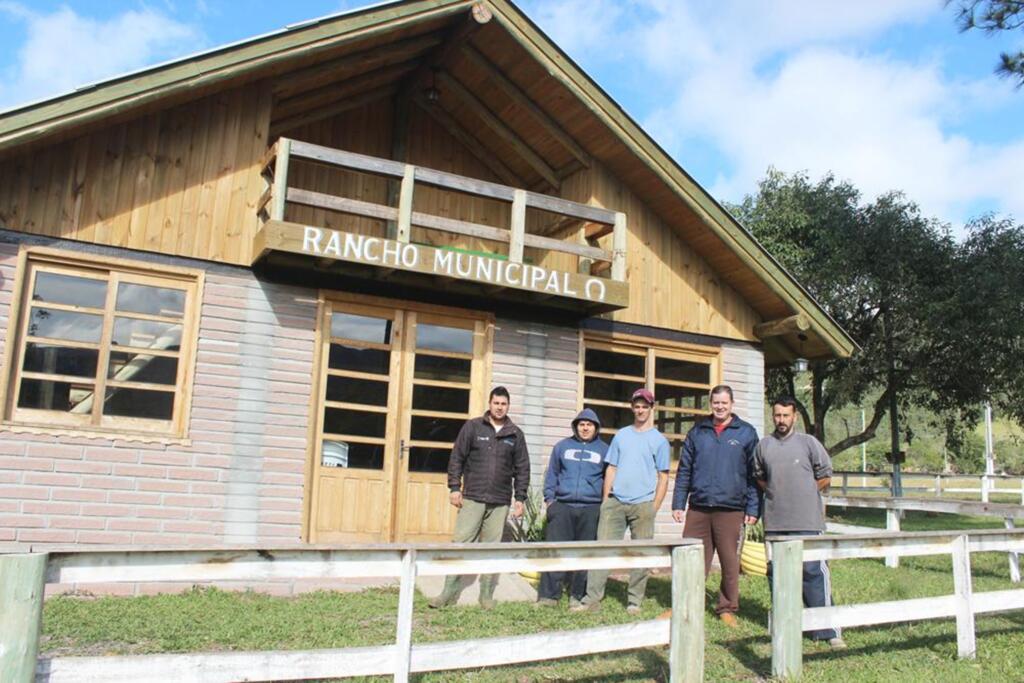 SEGUEM OS PREPARATIVOS PARA O XXXV RODEIO CRIOULO DO CTG PORTEIRA DO FAXINAL DE PRAIA GRANDE