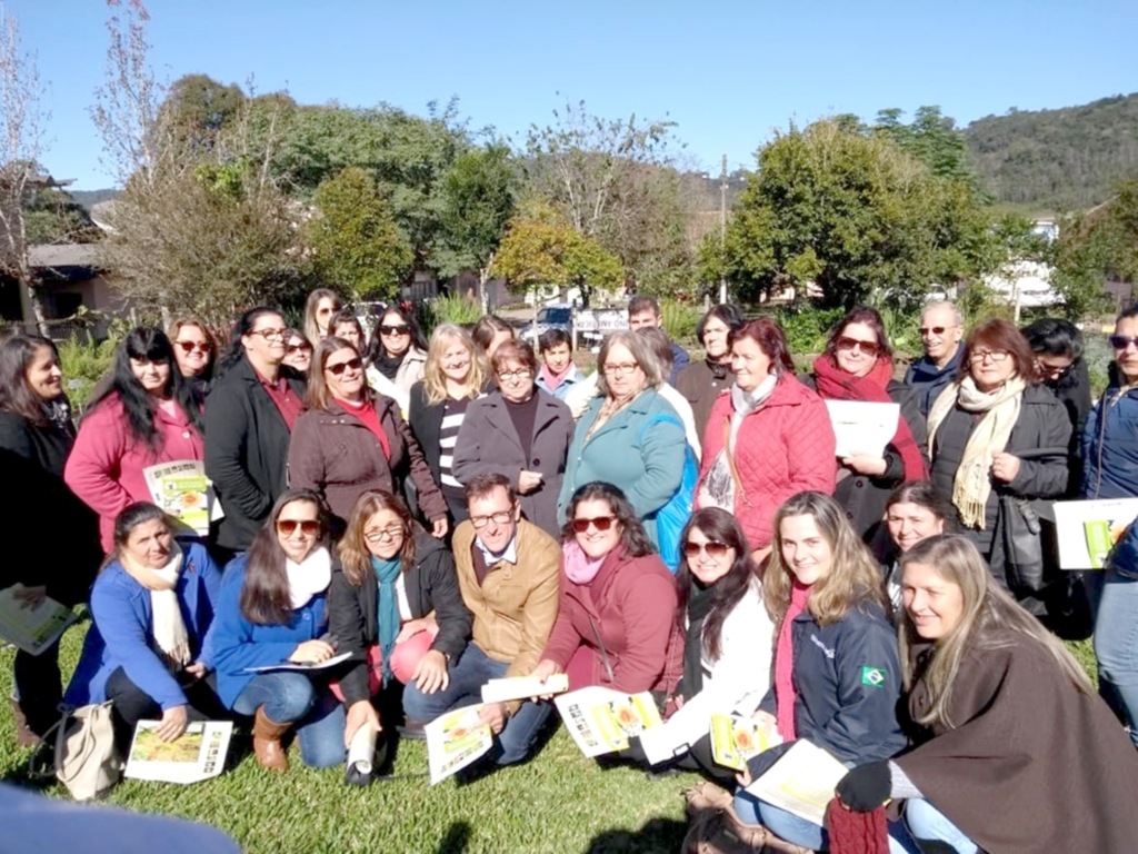 GRUPO DE MULHERES VISITA CENTRO DE TREINAMENTO  DE AGRICULTORES DE NOVA PETRÓPOLIS