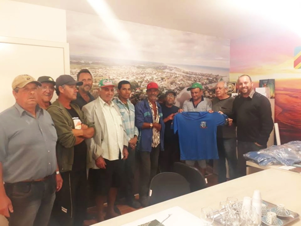 PREFEITURA ENTREGA UNIFORMES AOS PROFISSIONAIS DA SECRETARIA MUNICIPAL DE OBRAS