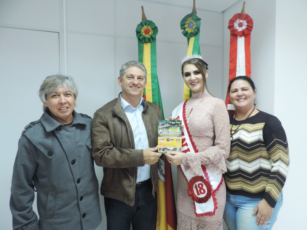 PREFEITO DE TORRES RECEBE CONVITE PARA A 10ª FESTA DA BANANA EM MAMPITUBA