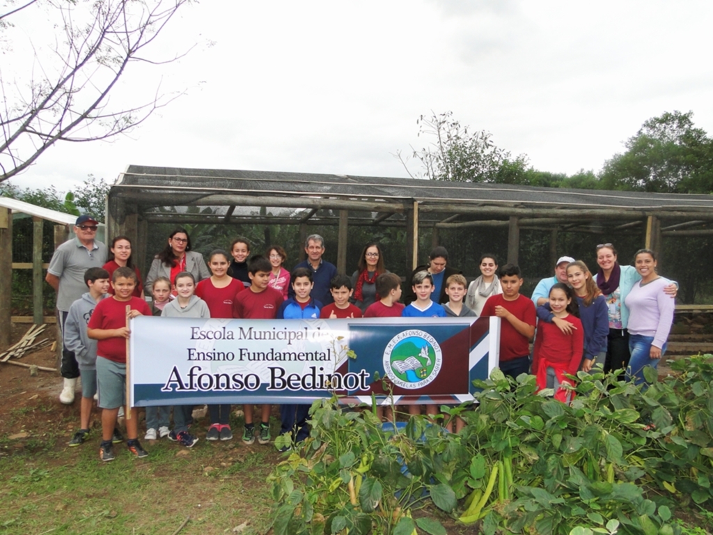 ESCOLA AFONSO BEDINOT INAUGURA 'VIVEIRO DE MUDAS' NA SEMANA DO MEIO AMBIENTE