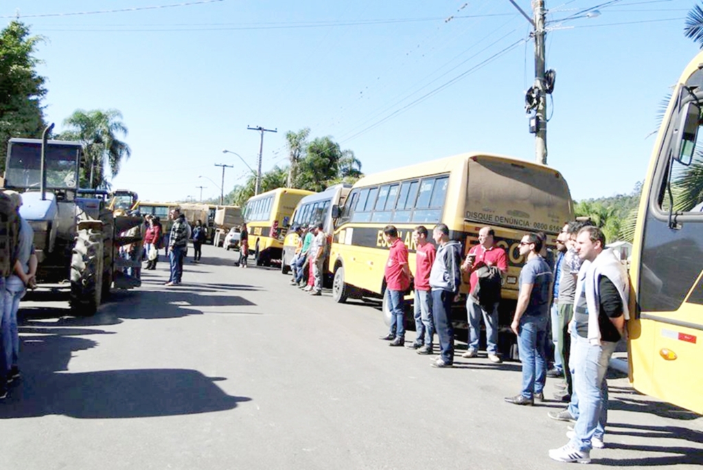GREVE TERMINA E OS CAMINHONEIROS GANHAM INCENTIVOS