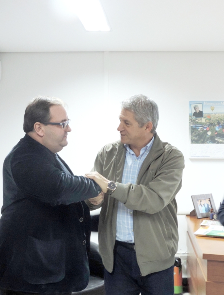 VICE-PREFEITO DE TORRES FÁBIO AMORETTI ASSUME A PREFEITURA POR 15 DIAS