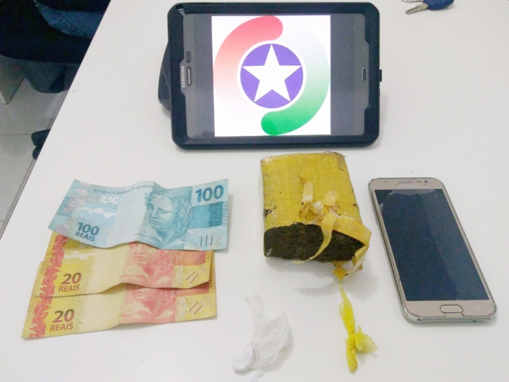 POLÍCIA MILITAR PRENDE INDIVÍDUO POR TRÁFICO DE DROGAS