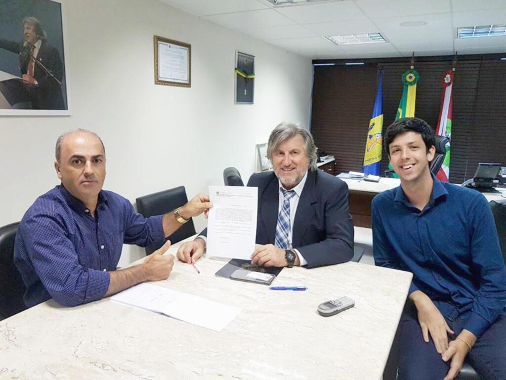 PREFEITO HENRIQUE MACIEL BUSCA  AGILIDADE PARA CONCLUSÃO  DAS OBRAS DA SERRA DO FAXINAL