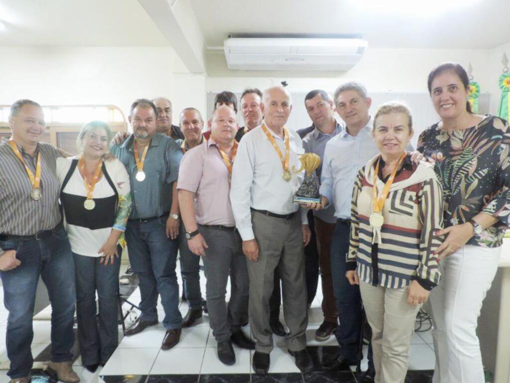 SUCESSO DO BALONISMO É DESTA-CADO DURANTE HOMENAGENS NA CÂMARA DE VEREADORES