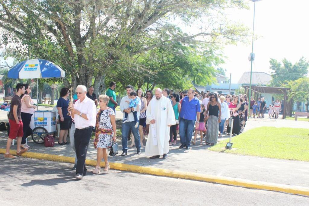 MAMPITUBA REALIZOU FESTA RELIGIOSA  EM HONRA AO PADROEIRO SÃO JOSÉ OPERÁRIO