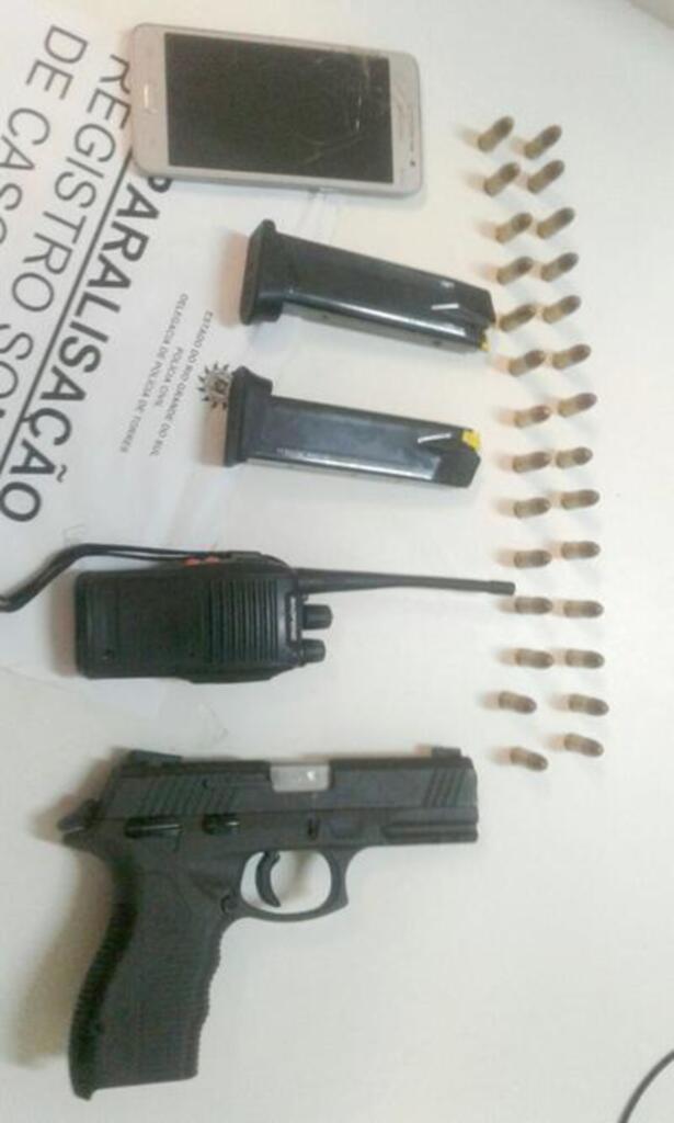 HOMENS SÃO PRESOS E LIBERADOS  EM SEGUIDA POR PORTE ILEGAL DE ARMA