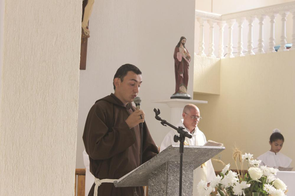MAIS UM JOVEM PRÓXIMO DE  SE TORNAR FREI CAPUCHINHO