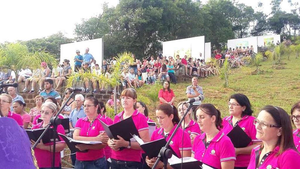 IGREJA MATRIZ REALIZA  VIA SACRA NO ORATÓRIO FREI ADERCIDE NESTA SEXTA-FEIRA (23)