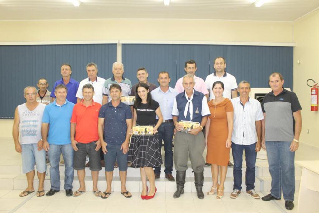 PATRÃO DO CTG PORTEIRA CATARINENSE PARTICIPA DA SESSÃO DA CÂMARA DE VEREADORES