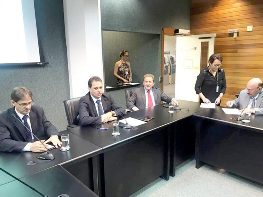 DEPUTADO RODRIGO MINOTTO  É REELEITO PRESIDENTE DA  COMISSÃO DO MERCOSUL