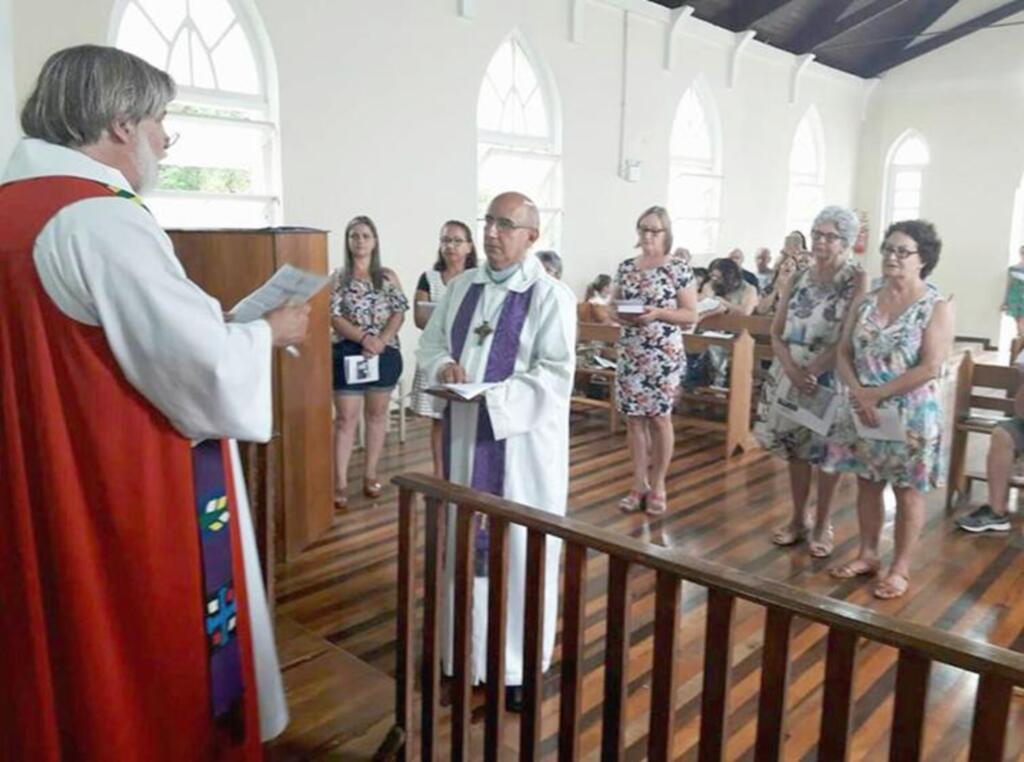 REVERENDO MARINO MUNIZ É INSTITUÍDO PÁROCO DA PARÓQUIA EPISCOPAL