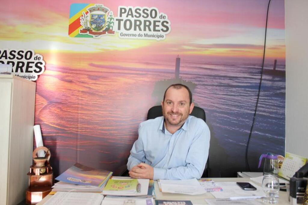 PREFEITO JONAS SOUZA FALA DA VIAGEM AO RIO DE JANEIRO E DO PROJETO DE AMPLIAÇÃO DA BARRA DO RIO MAMPITUBA