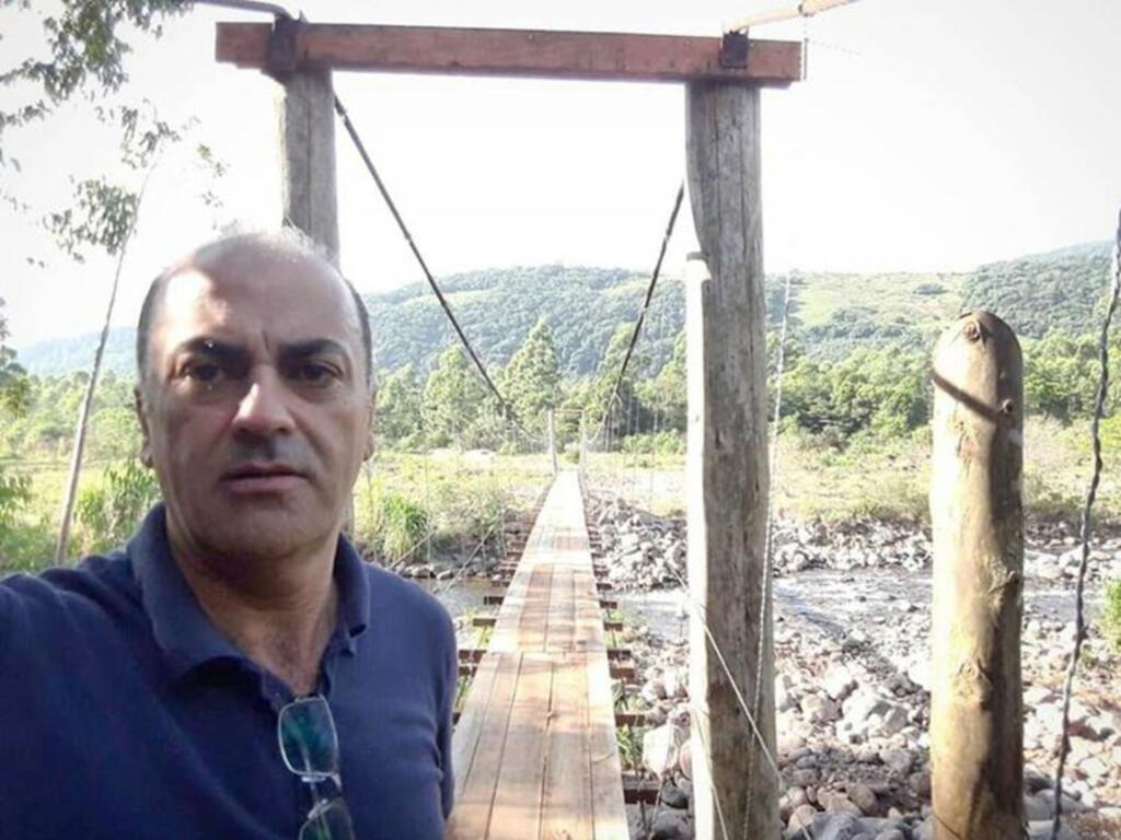 PONTE QUE DÁ ACESSO A POUSADA VÓ LIANE NA COMUNIDADE DE PÉ DA SERRA É CONCLUÍDA