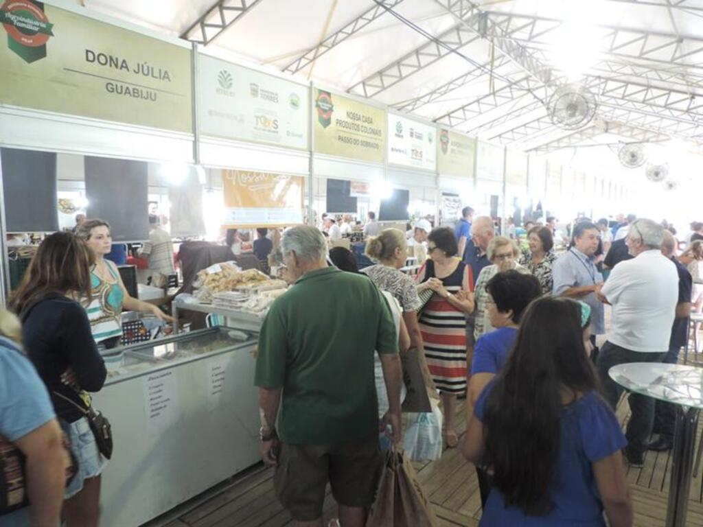 FEIRA DA AGRICULTURA FAMILIAR DE TORRES SUPERA EXPECTATIVA DE VENDAS