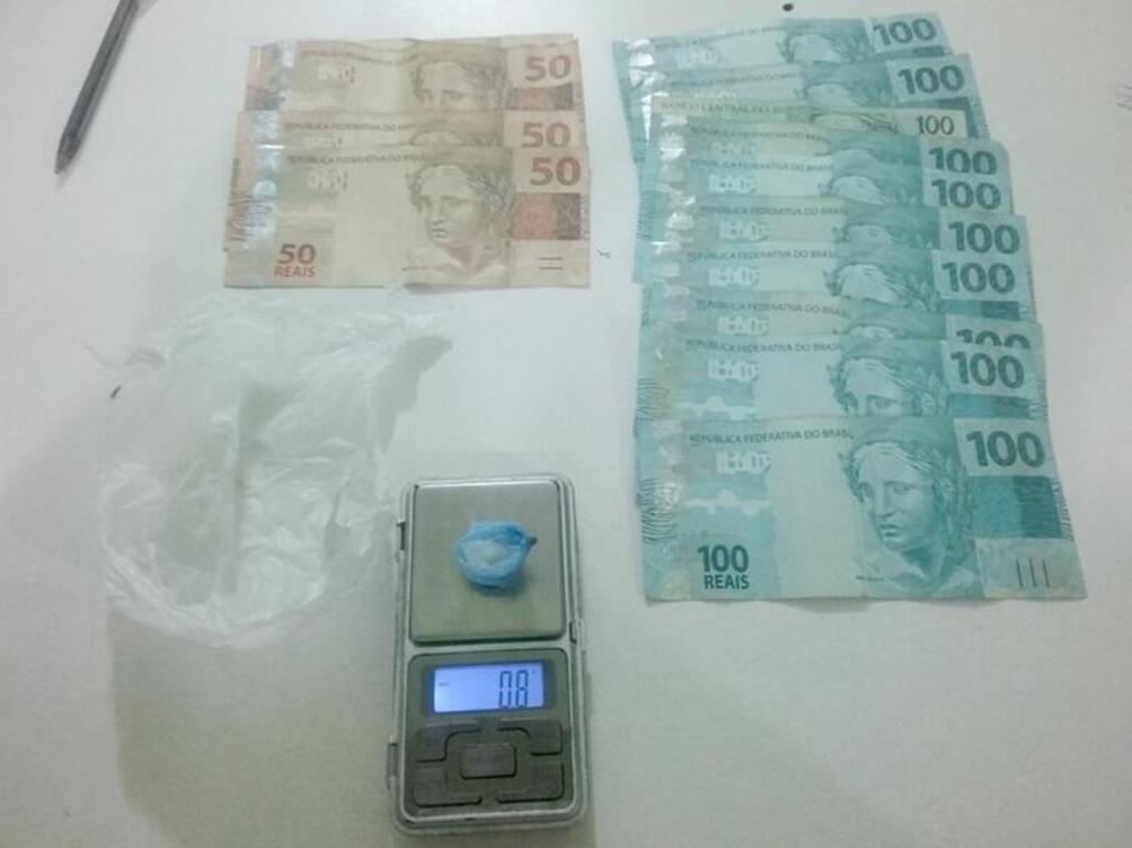 PM DE PASSO DE TORRES PRENDE  INDIVÍDUO POR TRÁFICO DE DROGAS