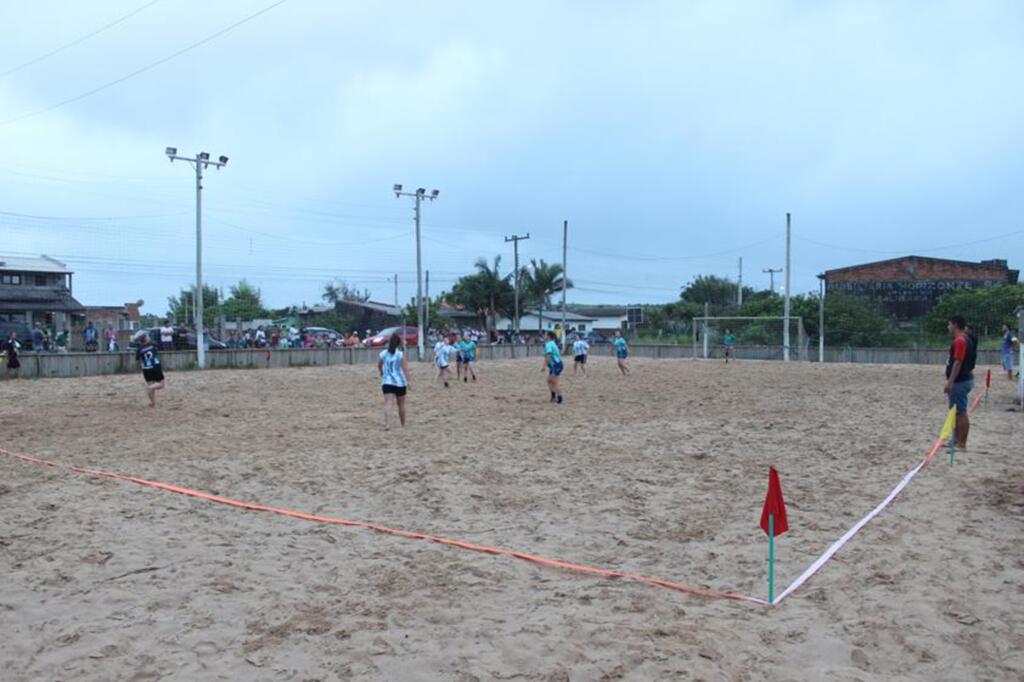 CAMPEONATO DE BEACH SOCCER DE BARRA VELHA  DEFINE OS FINALISTAS NO VETERANO