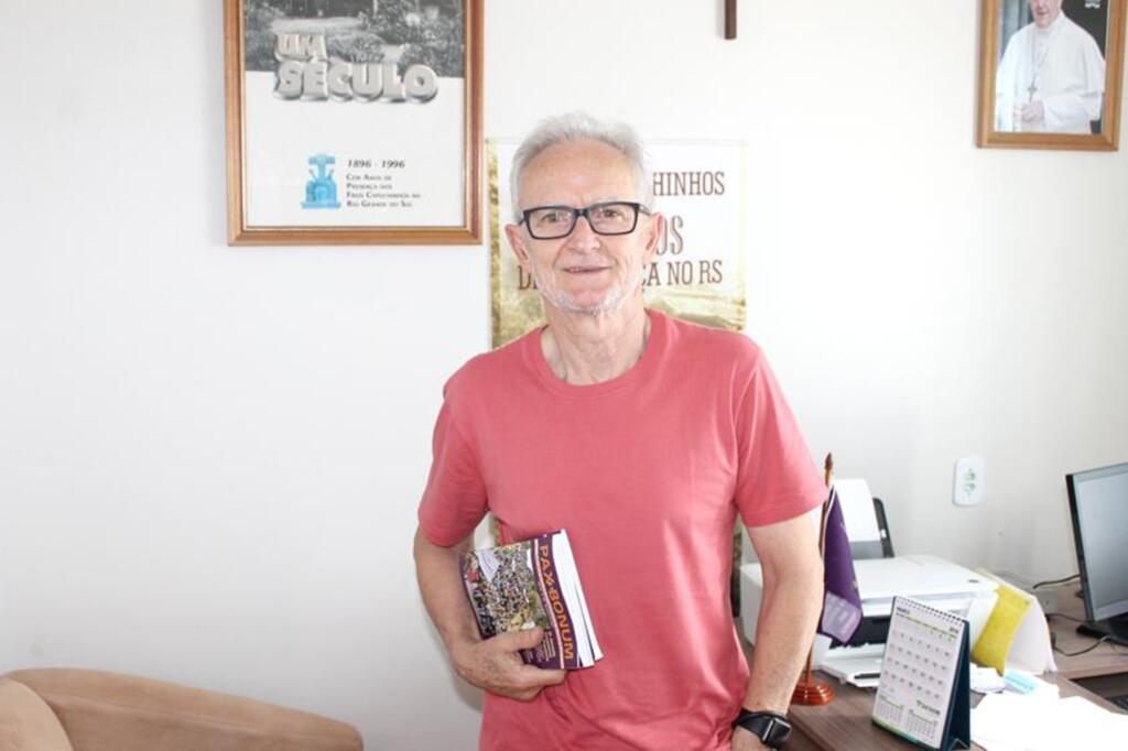 PARÓQUIA SÃO JOÃO BATISTA RECEPCIONA O NOVO FREI