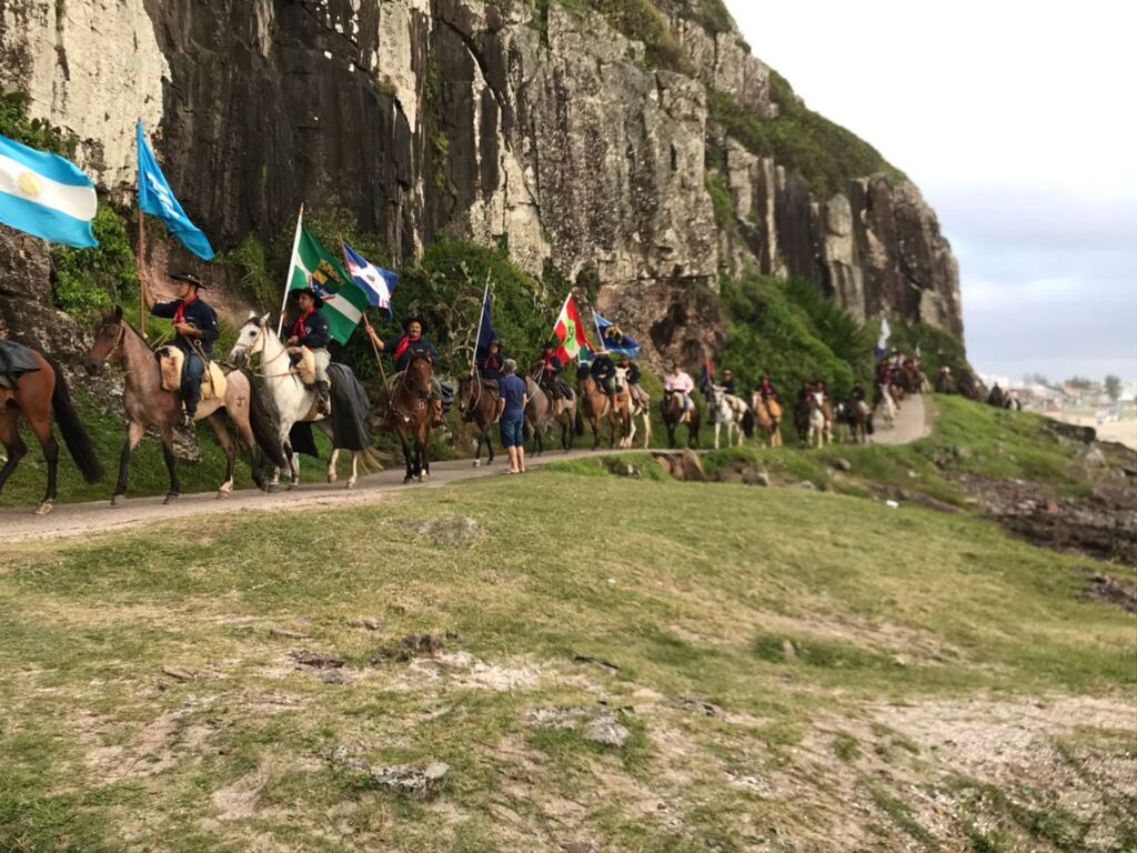 CAVALGADA DO MAR: TRADIÇÃO, CULTURA E TURISMO NA MAIS BELA PRAIA GAÚCHA
