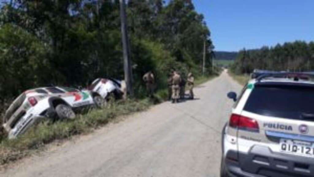 LADRÃO COM CARRO CLONADO É RAPIDAMENTE PRESO PELA POLÍCIA MILITAR