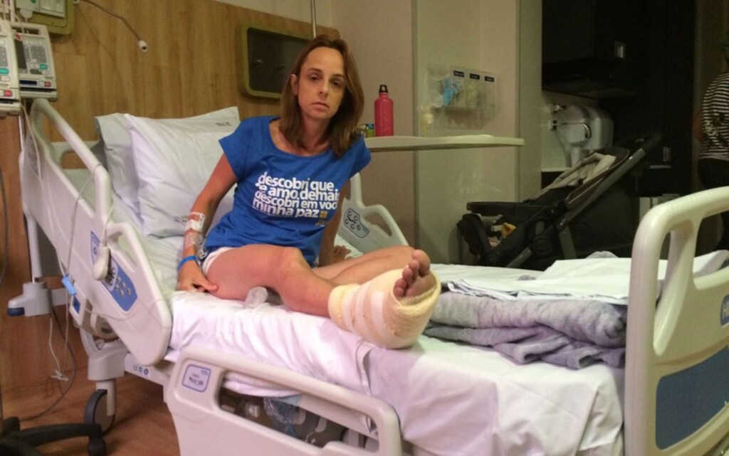  - Depois de ficar dois dias internada, Márcia precisou ser submetida a uma cirurgia de emergência, além de ficar internada para evitar o risco de infecções (Foto: Lívia Torres/G1)