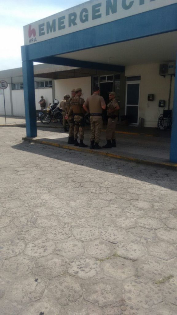 TRABALHADORES VOLTAM A OCUPAR O HOSPITAL REGIONAL