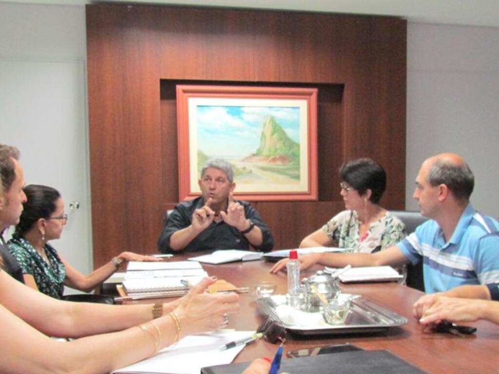 PREFEITO REAFIRMA BOAS CONDIÇÕES DE TRABALHO PARA  MÉDICOS EM TORRES