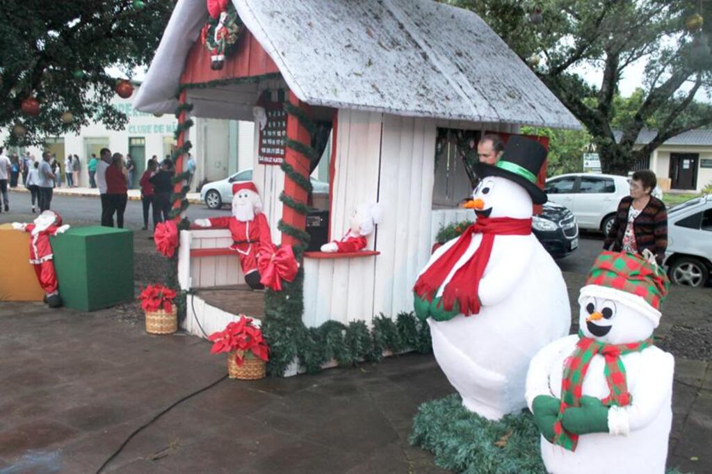 MAMPITUBA REALIZA ABERTURA OFICIAL  DO NATAL DOS VALES E DAS CASCATAS