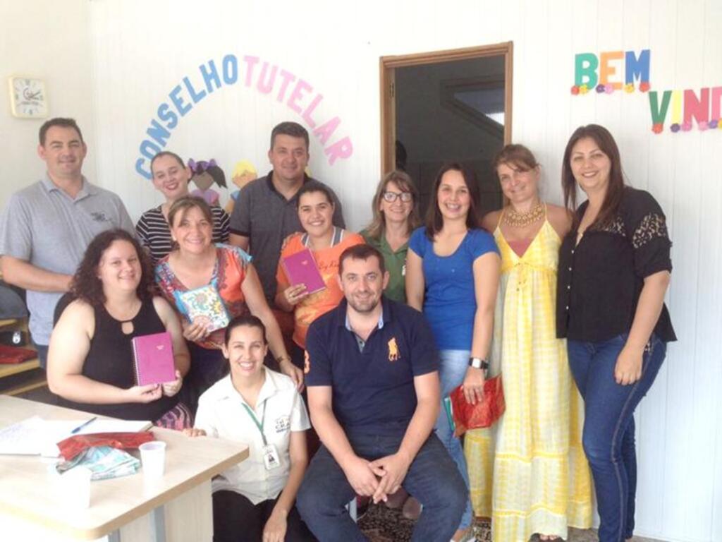 CONSELHEIRAS TUTELARES  DE MORRINHOS DO SUL  RECEBEM HOMENAGEM
