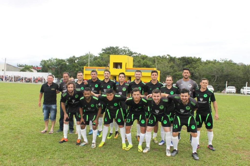DOMINGO SERÃO CONHECIDOS OS MELHORES DO  CAMPEONATO MUNICIPAL DE FUTEBOL DE SÃO JOÃO DO SUL