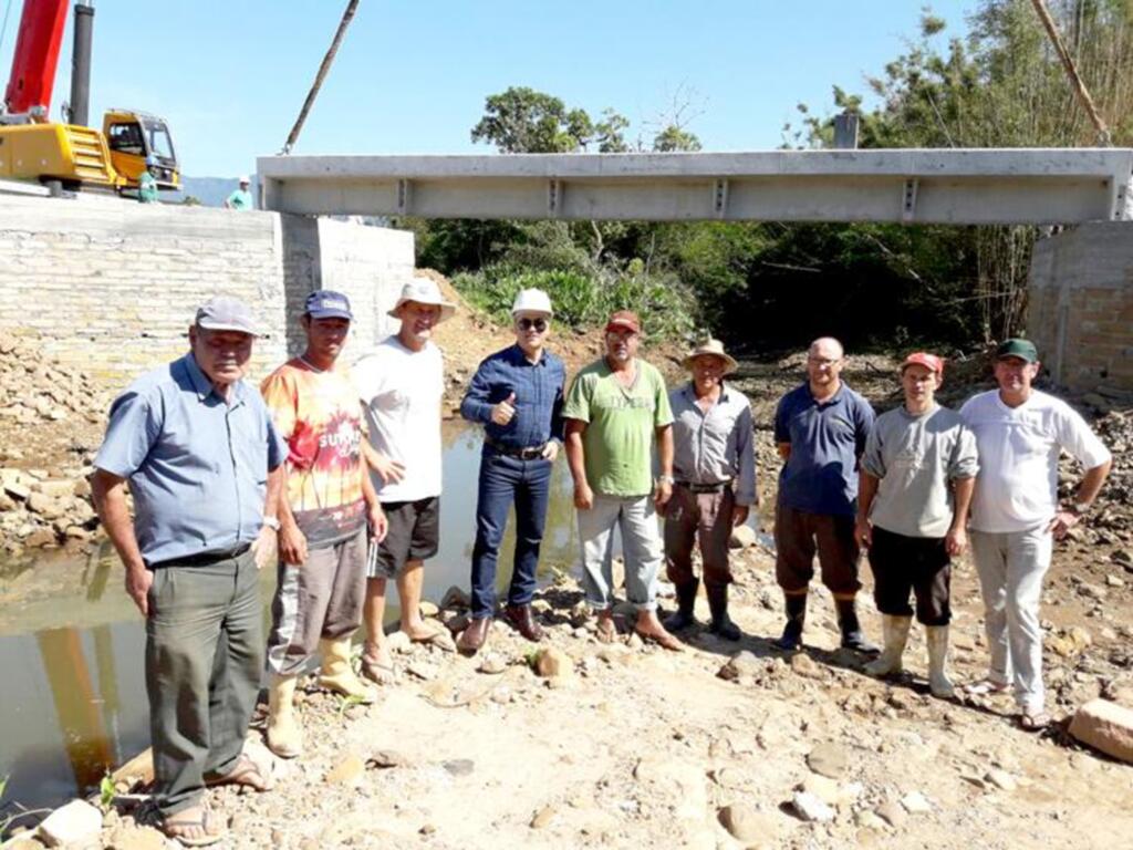 DEFESA CIVIL ESTADUAL ENTREGA PONTE DE CONCRETO