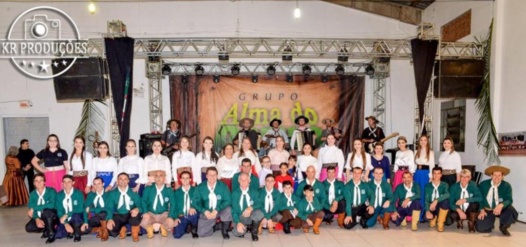 GRUPO DE DANÇA LAÇOS DA TRADIÇÃO PROMOVE BAILE DE FORMATURA