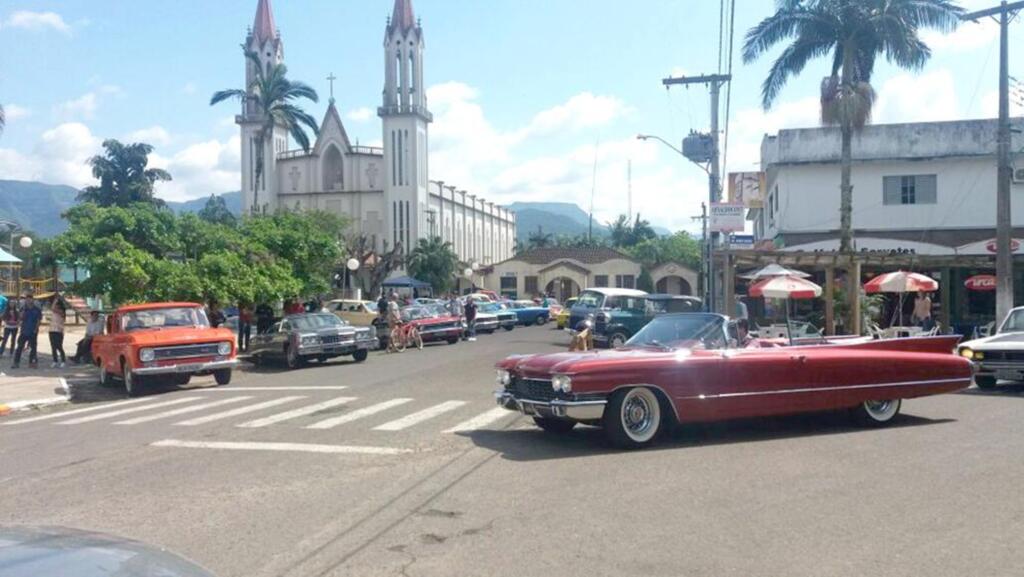 ENCONTRO DE CARROS ANTIGOS EM PRAIA GRANDE