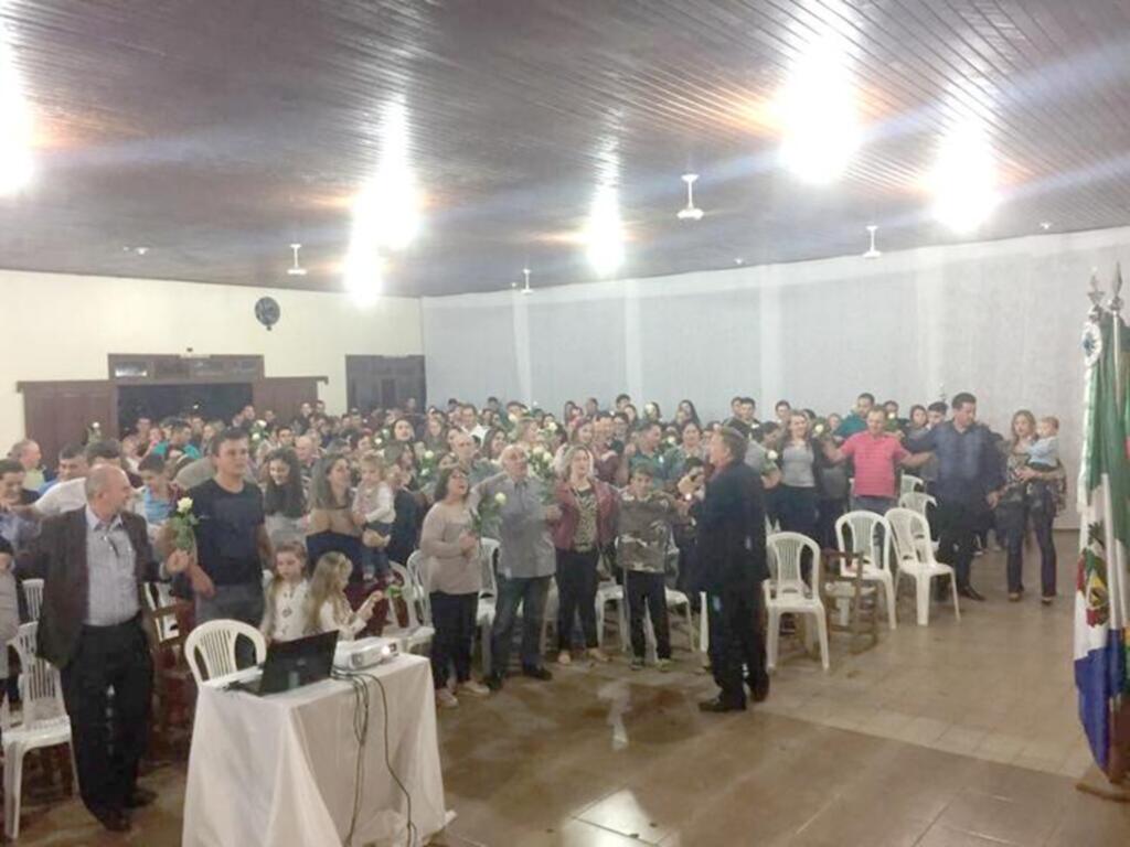  - Encerramento na noite das Famílias.