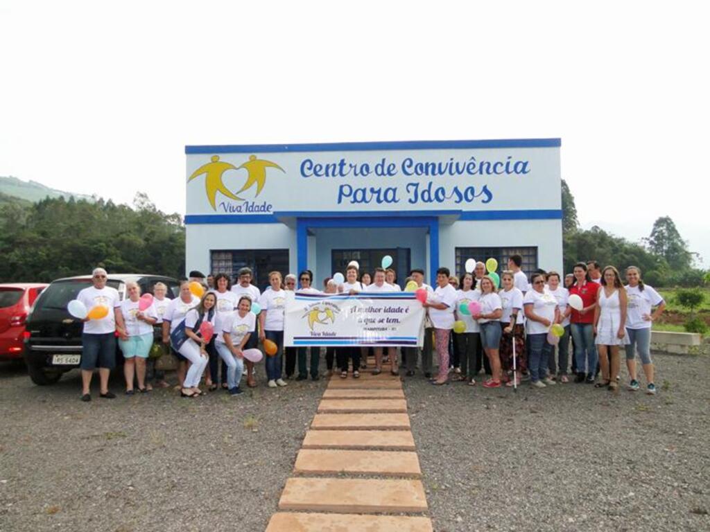 IDOSOS DE MAMPITUBA FAZEM A 2ª CAMINHADA VIVA IDADE