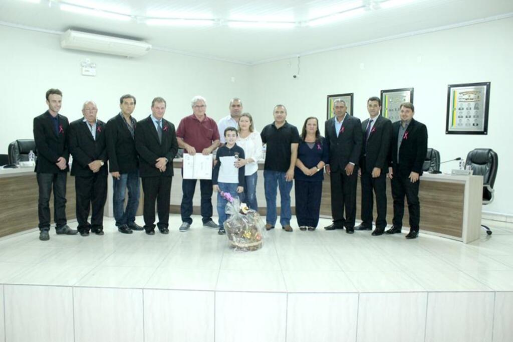 TIO HUGO É HOMENAGEADO PELOS 50 ANOS DE SERVIÇO PÚBLICO