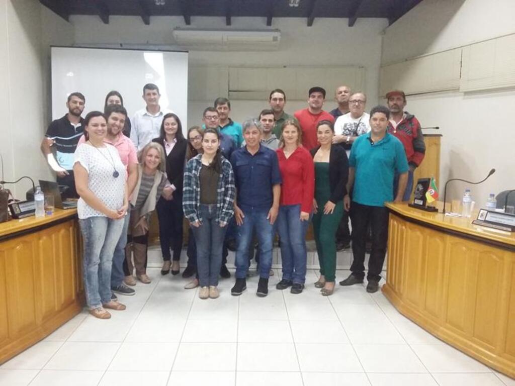 CÂMARA DE VEREADORES DE MAMPITUBA RECEBE PALESTRA SOBRE O GEOPARQUE