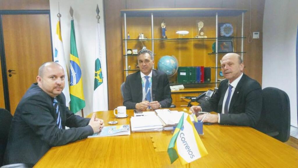 PREFEITO JONAS ARTICULA A PERMANÊNCIA DOS CORREIOS EM PASSO DE TORRES