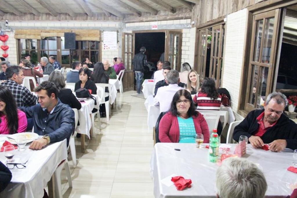 IGREJA BATISTA DE SÃO JOÃO DO SUL REALIZA O 3º JANTAR PARA CASAIS
